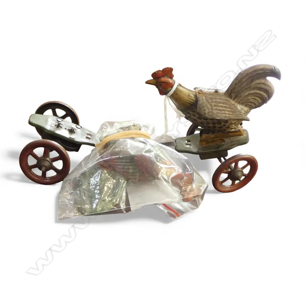 VINTAGE GERMAN TINPLATE FIGHTING ROOSTERS wind-up toy. 1 rooster not secured to stand. L.250mm. Image 1++