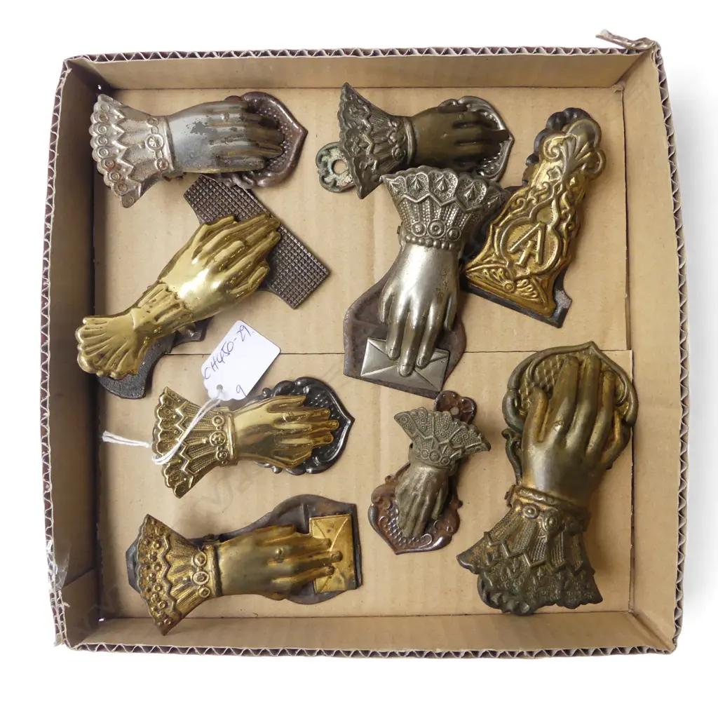 9 VINTAGE GILT & METAL LETTER/NOTE CLIPS: 8 HANDS + 'A' Image 1++