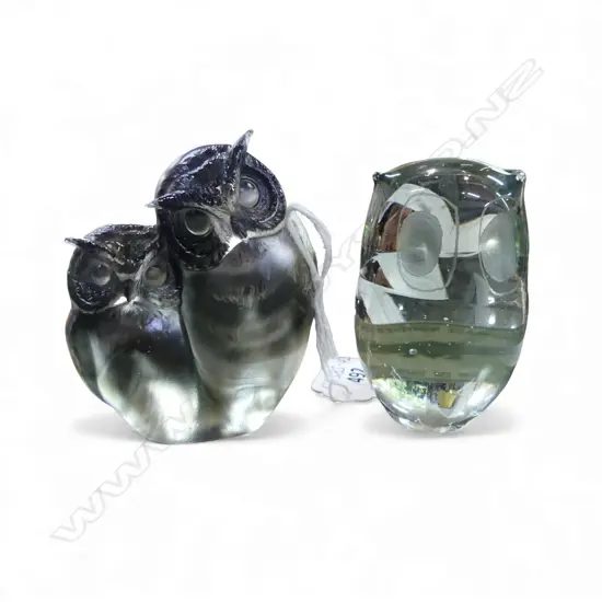 2 GLASS OWL ORNAMENTS 1 labelled 'Ngwenya Glass' & 1 signed 'tittut'