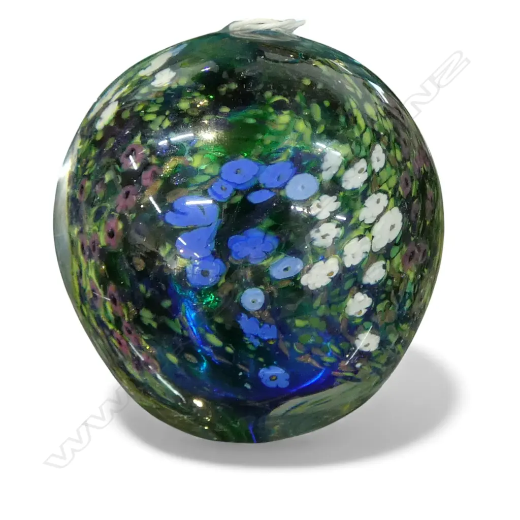 PETER RAOS GARDEN SERIES GLASS PAPER WEIGHT signed & dated 1991 Image 1++