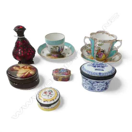 2 C/S, 4 LIDDED CONTAINERS, RED GLASS BOTTLE w. METAL DECORATION H.120mm