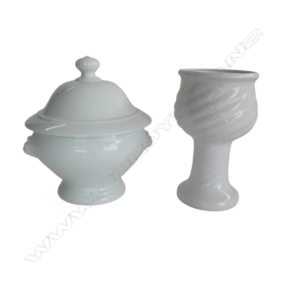 GERMAN WHITE PORCLAIN LIDDED TURREEN DIA260MM & RETRO GERMAN WHITE VASE H250MM Image 1++