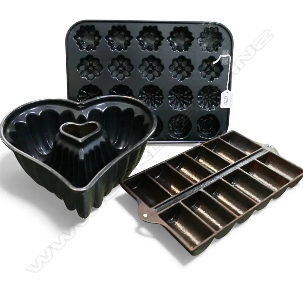 GEM IRON + 2 MOULDS Image 1++