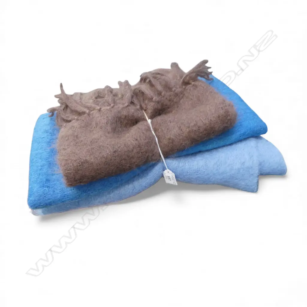 3 VINTAGE MOHAIR BLANKETS: BLUE & BROWN Image 1++