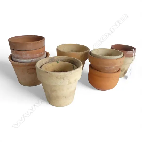 12 ASST. TERRACOTTA POTS H.135mm