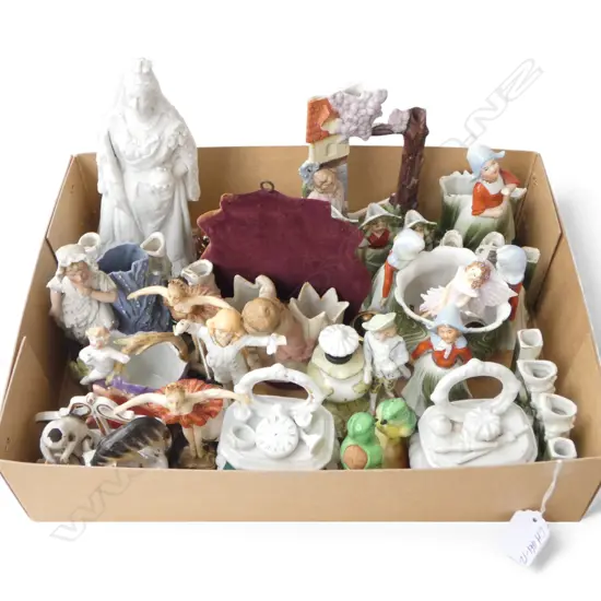LGE COLLECTION MINI COLLECTABLES: bisque ware + figures + Queen Vict. etc