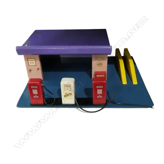 VINTAGE TOY 'CALTEX' STATION 350x290x125mm