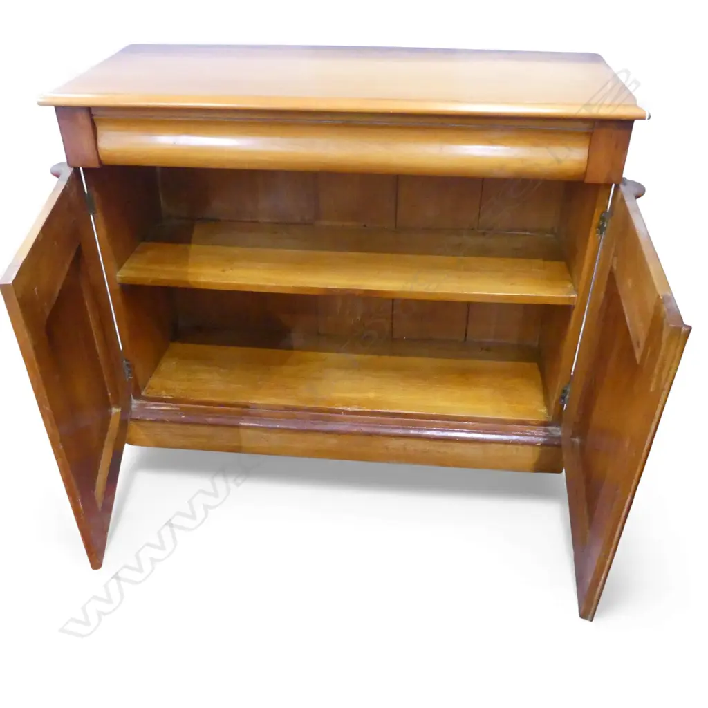 NZ COLONIAL KAURI SMALL SIDEBOARD. (no upstand).  1140x460x925mm Image 1++