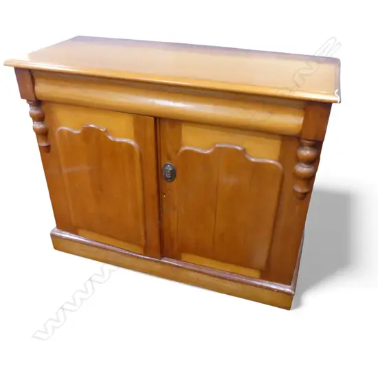 NZ COLONIAL KAURI SMALL SIDEBOARD. (no upstand).  1140x460x925mm