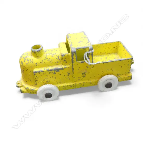 FUN HO! yellow pull-along NZR TRAIN paint worn. L.225mm