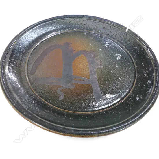 MICHAEL O'DONNELL TARARIKI POTTERY very large CHARGER Dia.430mm