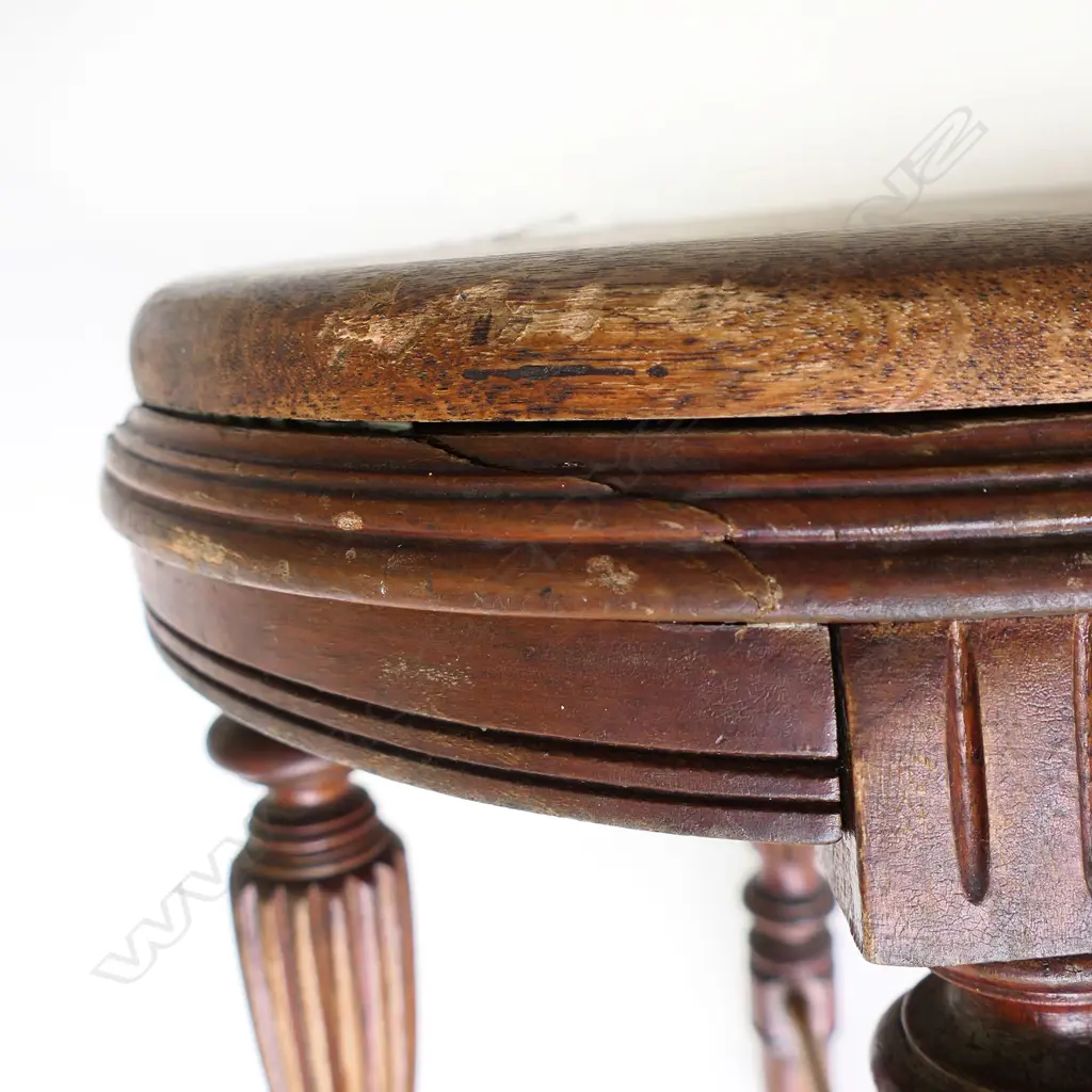SMALL WOODEN STOOL H.420mm faults Image 1++
