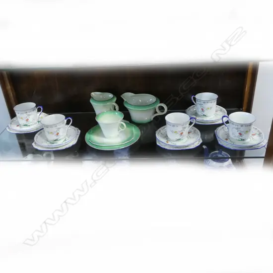 5 SHELLEY CHINA MATCHING CSPS 2 DECO GREEN SHELLEY JUGS CUP & 2 PLATES