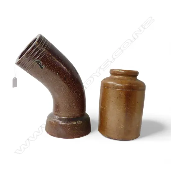 CRUM POTTERIES SALT GLAZED PIPE '60' H.360mm + CROCK POT 