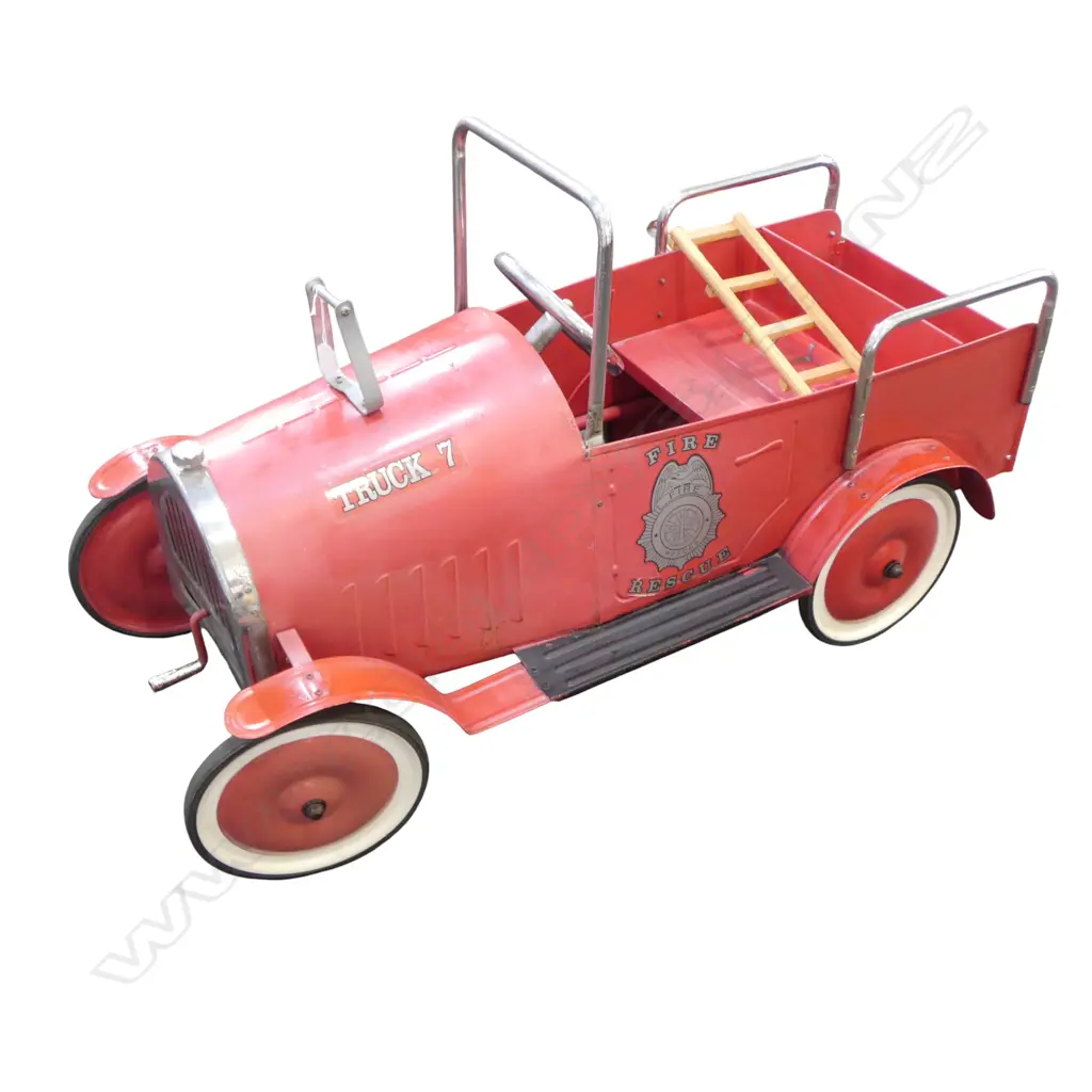 RED METAL FIRE ENGINE PEDAL CAR L.1140mm Image 1++
