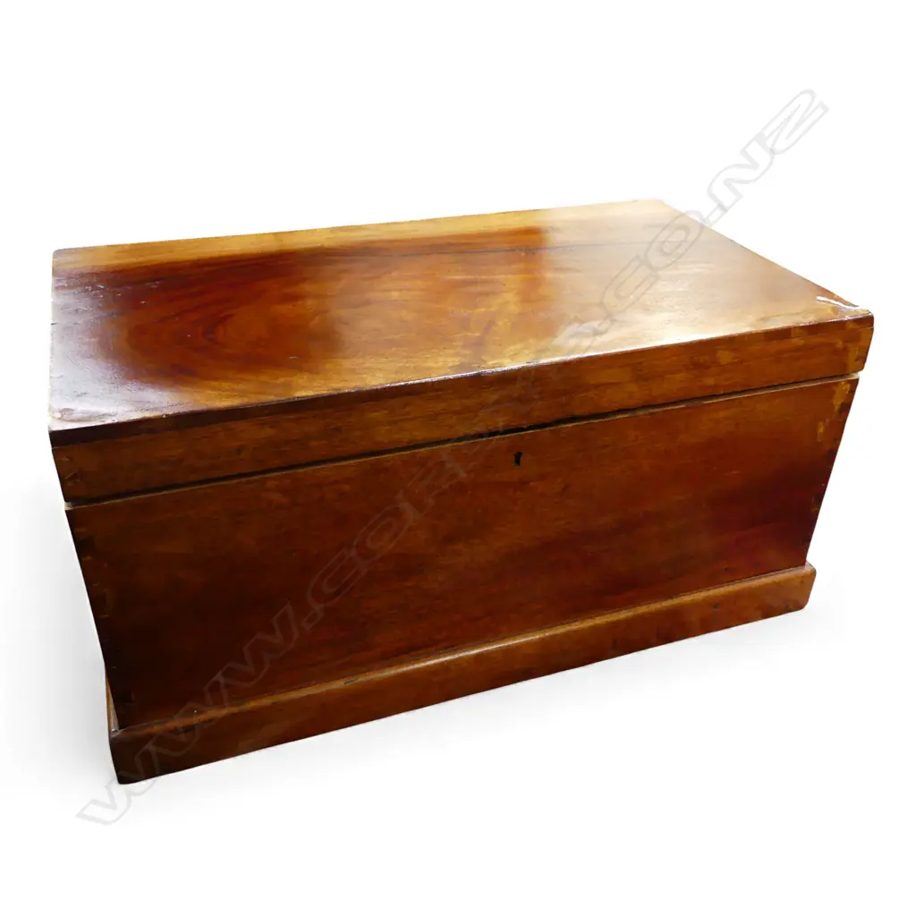 MAHOGANY BLANKET BOX 830x470x390mm Image 1++