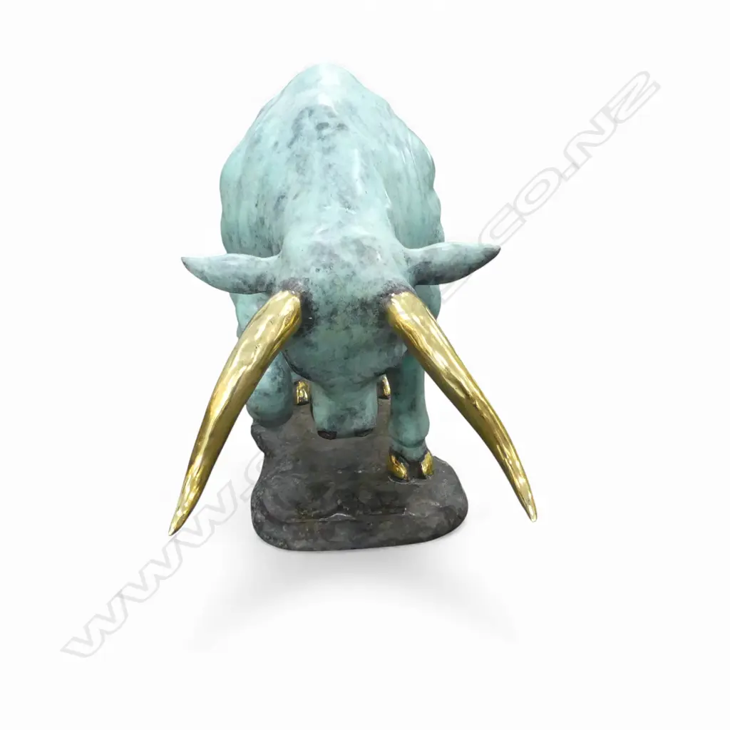 LG BRONZE BULL Image 1++