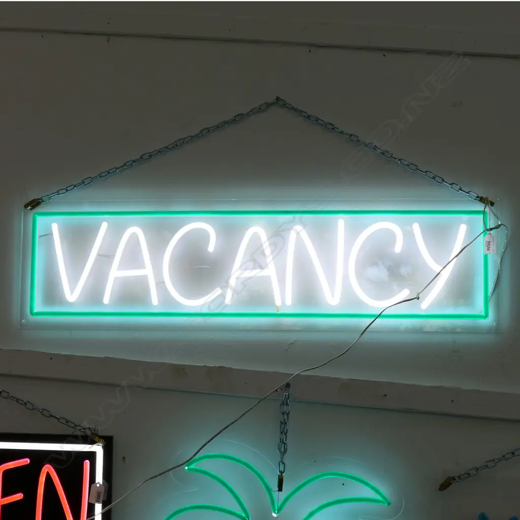 NEON VACANCY SIGN 840x230mm Image 1++