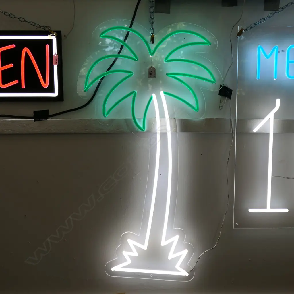 NEON PALM TREE SIGN H.850mm Image 1++