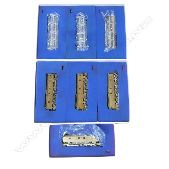 2 MINT & BOXED OO GAUGE ELECTRIC VIRGINIAN CARRIAGE SETS  & 1 SINGLE BOXED  with one otherCARRIAGE