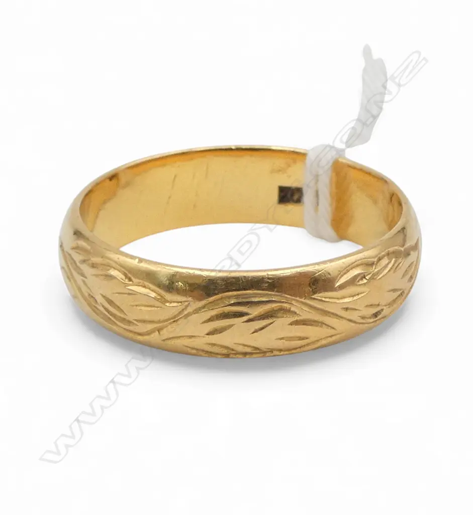 22ct WEDDING RING, 8.5gms SIZE V Image 1++