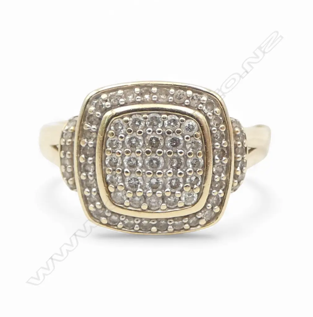 9ct Y/G MULTI SMALL DIAMOND CLUSTER RING 4.2gms. SIZE R Image 1++