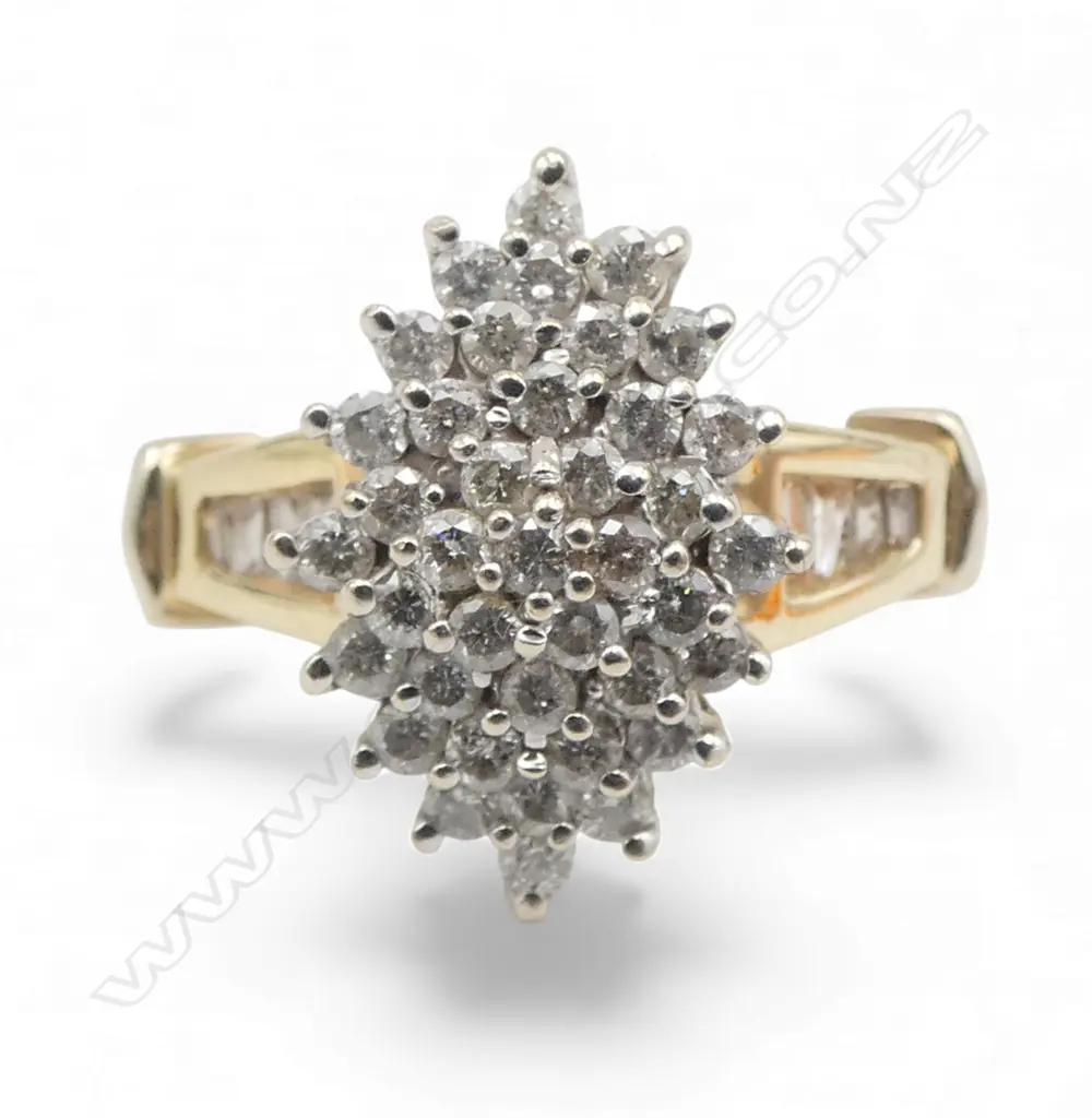 14ct GOLD & MULTI SMALL DIAMOND CLUSTER RING 6.85gms. SIZE P Image 1++