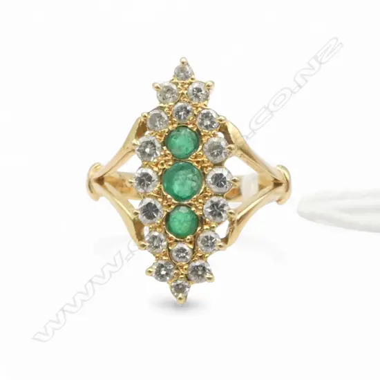 18CT YG EMERALD & DIAMOND DRESS RING 6.4gms SIZE Q