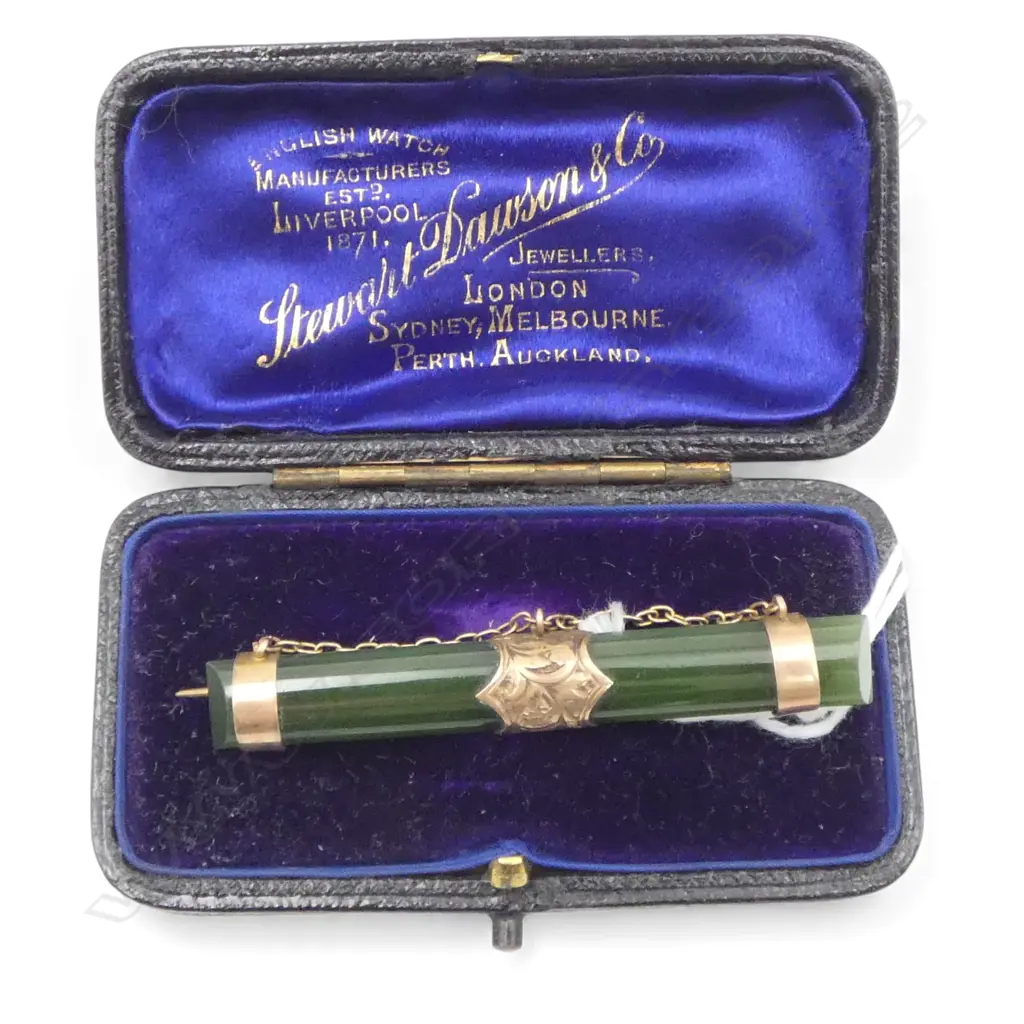 COLONIAL 9ct GOLD & POUNAMU BAR BROOCH Image 1++