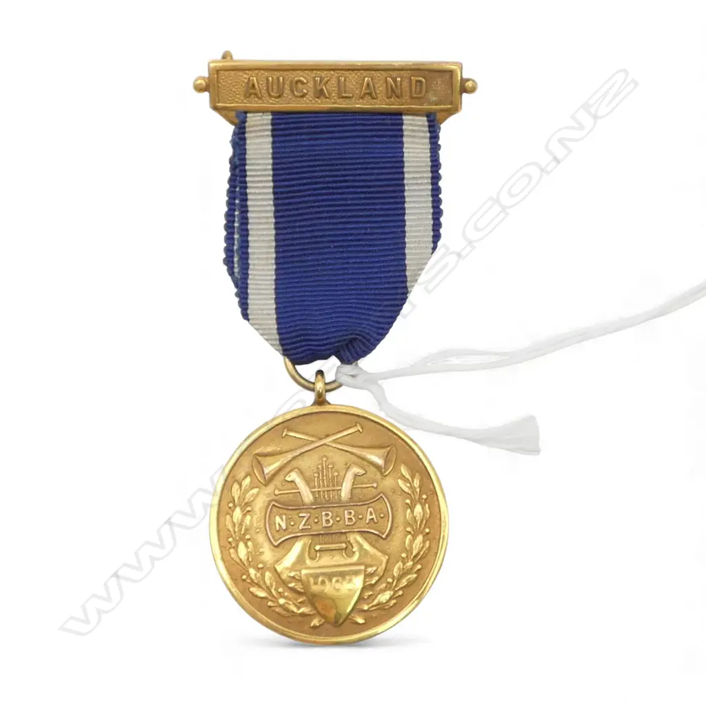 9ct GOLD MEDAL with 9ct GOLD BAR & WITH RIBBON 13.33gms Image 1++