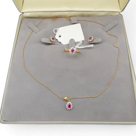 18ct GOLD & RUBY & DIAMOND JEWELLERY SUITE: RING + EARRINGS +MPENDANT NECKLACE 9.4gms w Val. $4850.