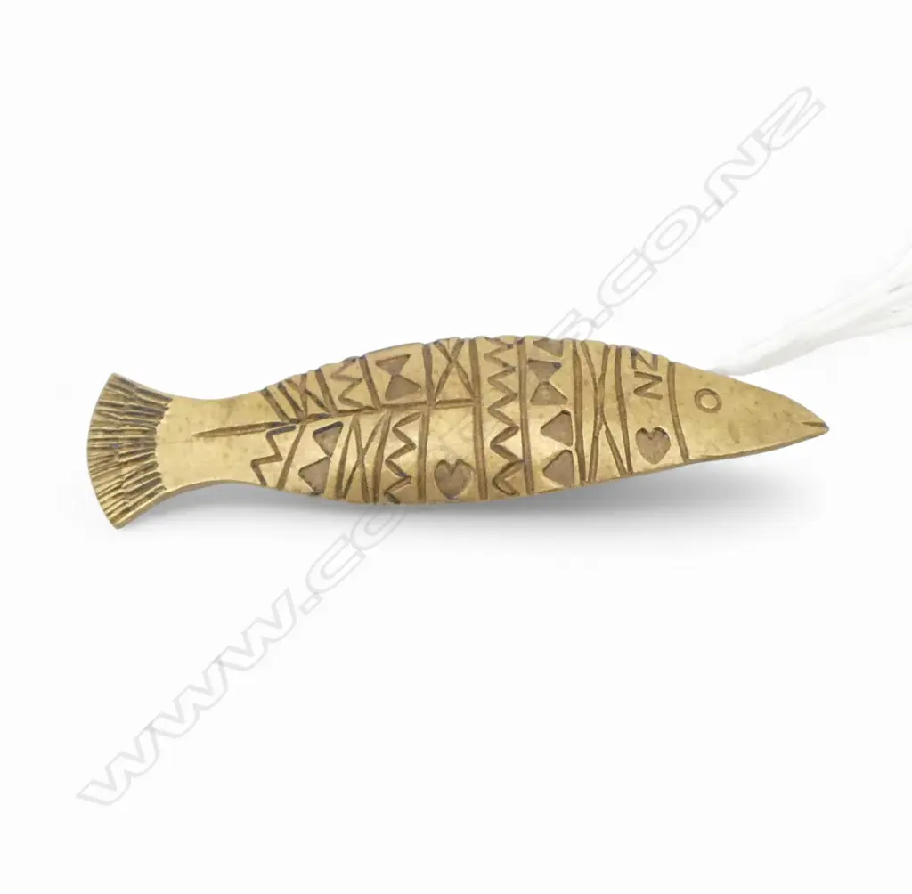 PETER MCKAY BRASS FISH BROOCH stamped 'NZ' and mark verso  Image 1++