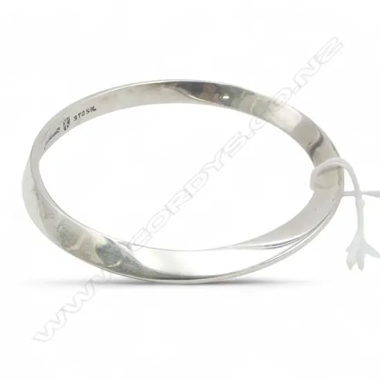 JENS HENSEN STG SILVER DESIGNER BANGLE Dia.73mm with branded cloth