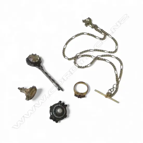 COSTUME RING/PEARL & PASTE BROOCH/GOLD PLATE SEAL/SILVER & SMOKEY QUARTZ BROOCH/COSTUME CHAIN & T-BAR