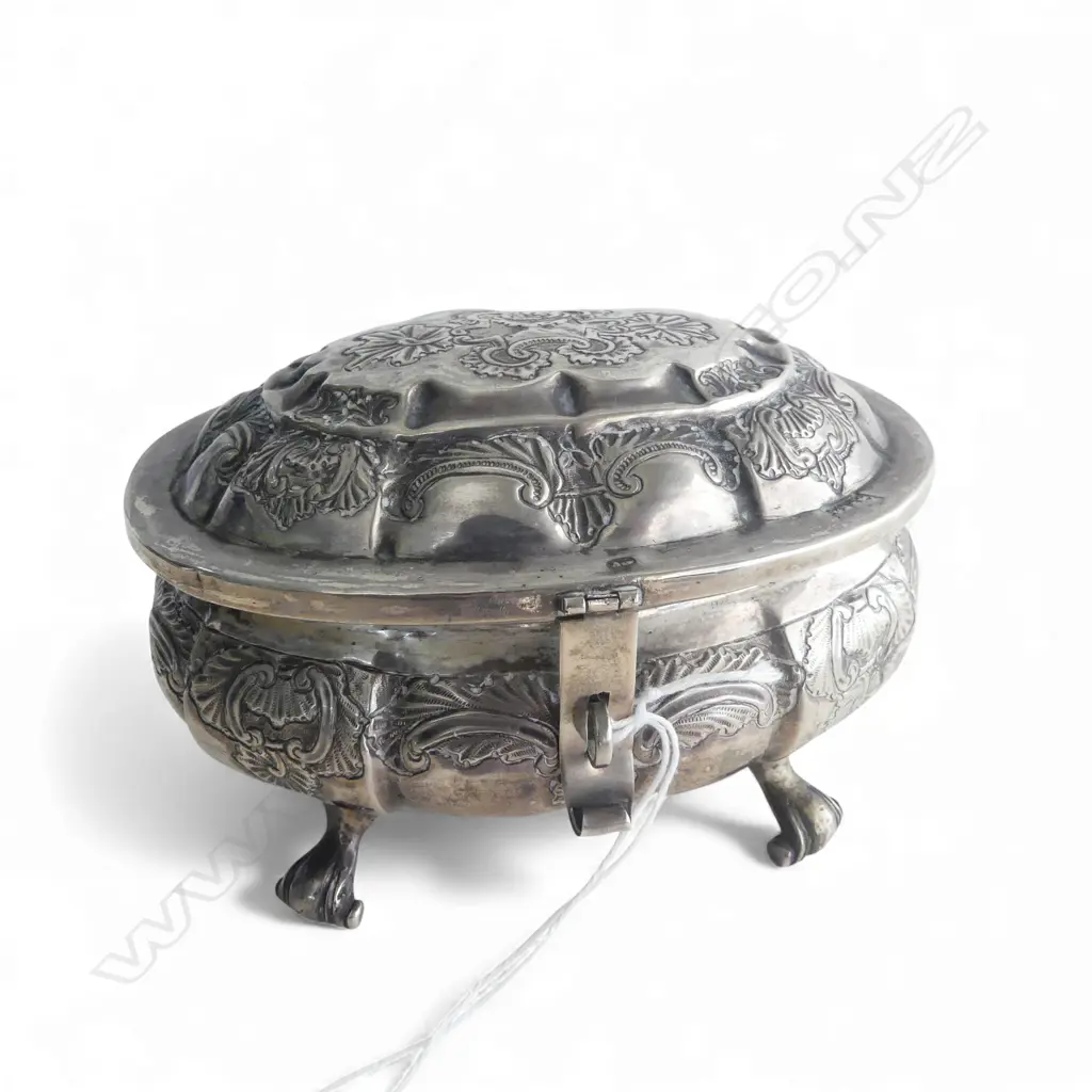 EUROPEAN SILVER GILT LINED CONTAINER W.135mm, 244gms (catch broken) Image 1++