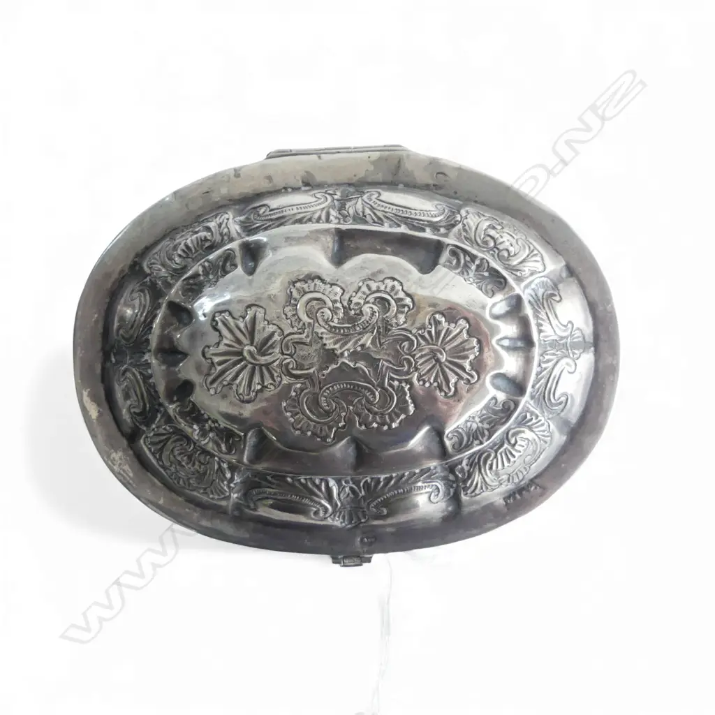 EUROPEAN SILVER GILT LINED CONTAINER W.135mm, 244gms (catch broken) Image 1++
