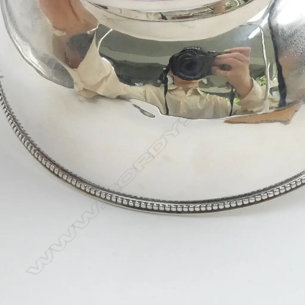 London 1807 silver pedestal bonbon bowl bead rim. Demi dig crest. London 1807 by John Emes. Dia.127mm. 148gms Image 1++