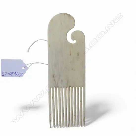 DAVID TUART CARVED WHALE BONE HERU (COMB) L.155mm. Tuart (1936-2019) was a Rotorua based carver working c.1960 - 1980
