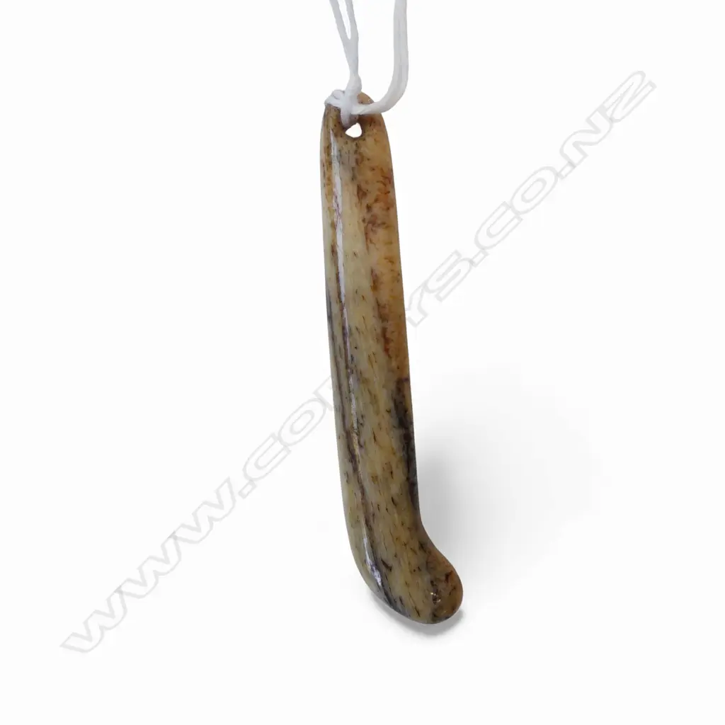 David Tuart carved whalebone Maori kapeu pendant. L.75mm. Image 1++