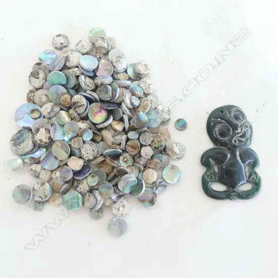 VINTAGE PLASTIC HEITIKI & LRG QUANTITY PAUA SHELL EYES