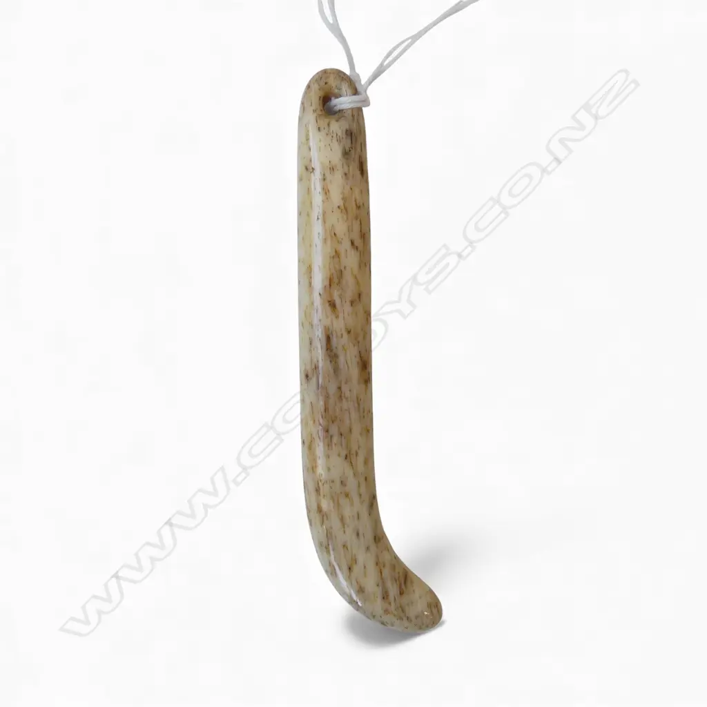 David Tuart carved whalebone Maori kapeu pendant. L.106mm..... Image 1++