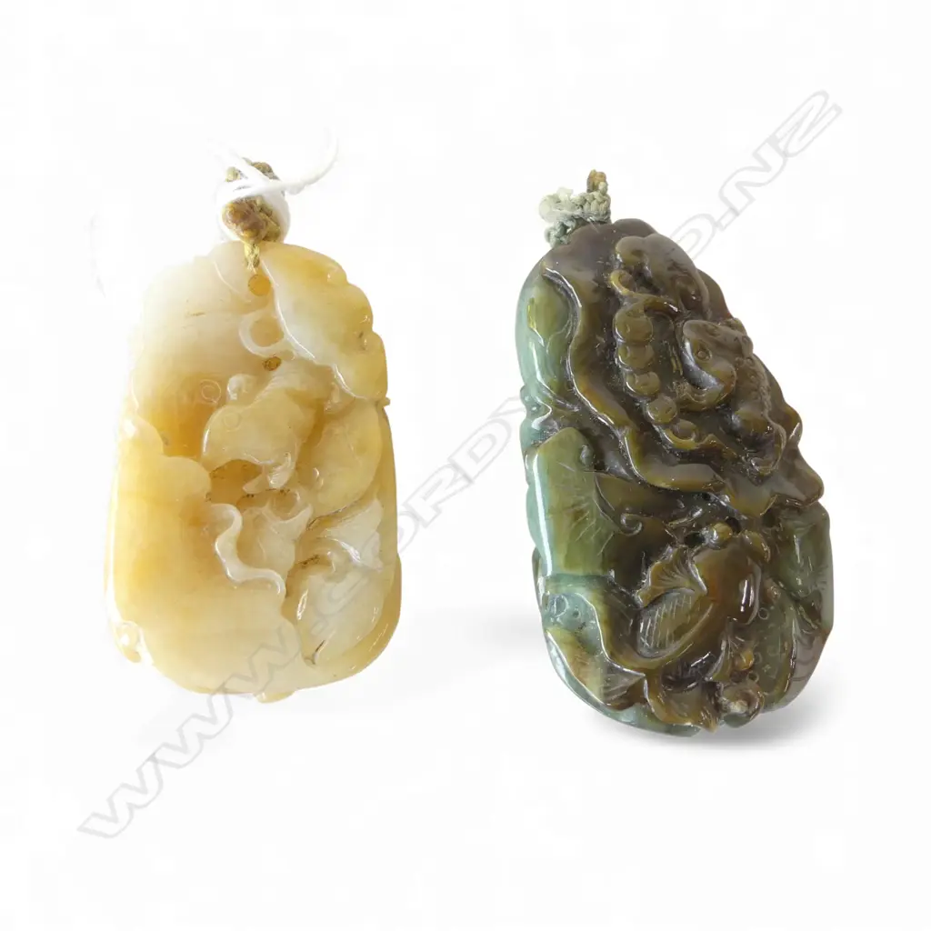 2 CHINESE JADE? PENDANTS L.68mm Image 1++