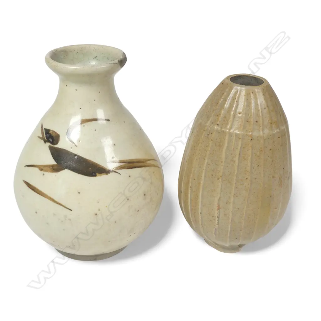 TWO ASIAN STONEWARE PCS; JAPANESE VASE w VERTICAL STRIATIONS (H.130mm) & KOREAN BOTTLE, SLIP DECORATION (H.150mm) faults Image 1++