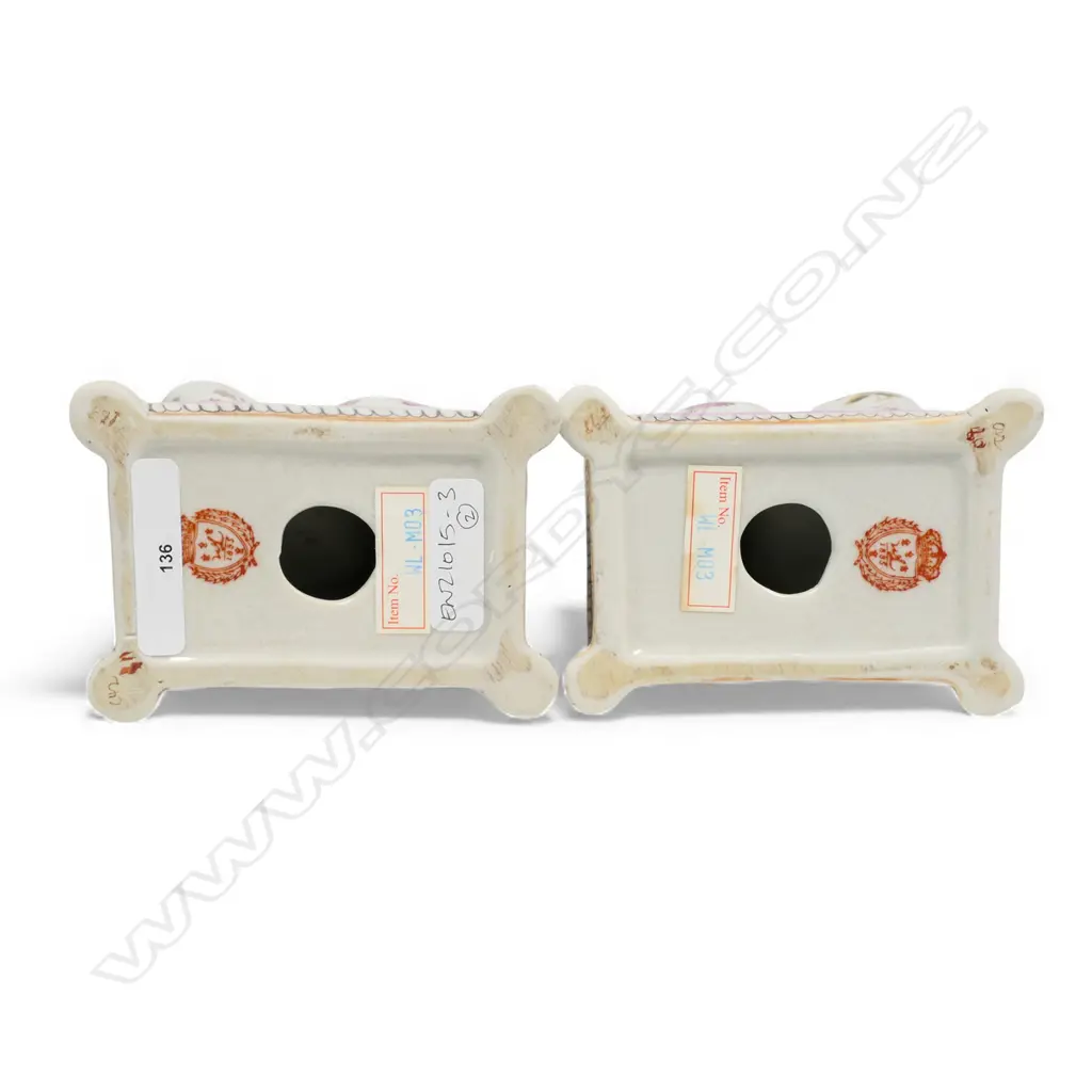 PR MODERN STAFFORDSHIRE-STYLE MANTEL DOGS, Stamped WL1895' (Wong Lee 1995) H.200mm Image 1++