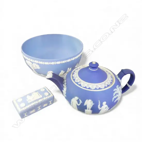 3 PCES WEDGWOOD JASPERWARE Dia.200mm