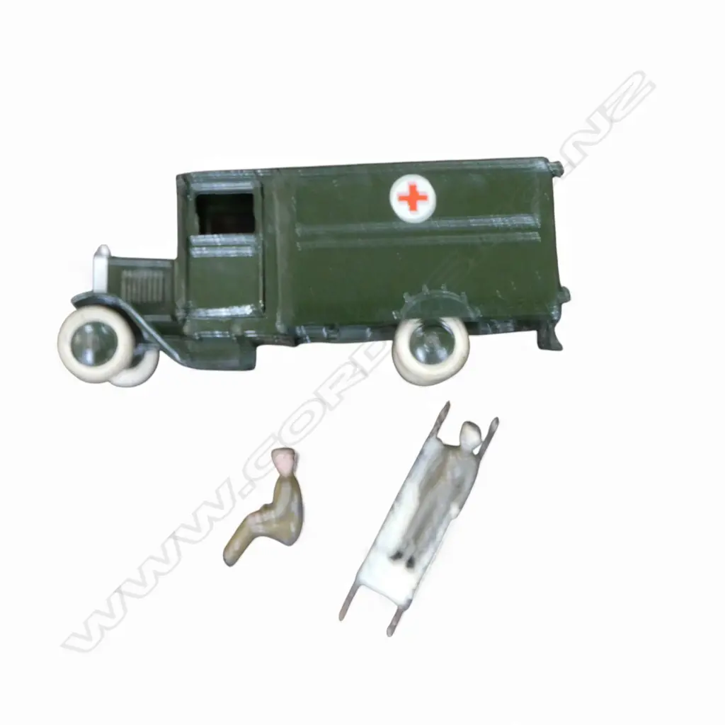 BRITAINS LEAD PRE-WAR ARMY AMBULANCE No.1512 complete w. driver, patient & stretcher IN ORIGINAL BOX Image 1++