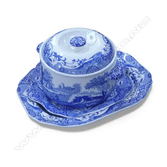 3 PCES SPODES ITALIAN; ASHET 280x360mm, CAKE PLATE, TUREEN 200mm dia