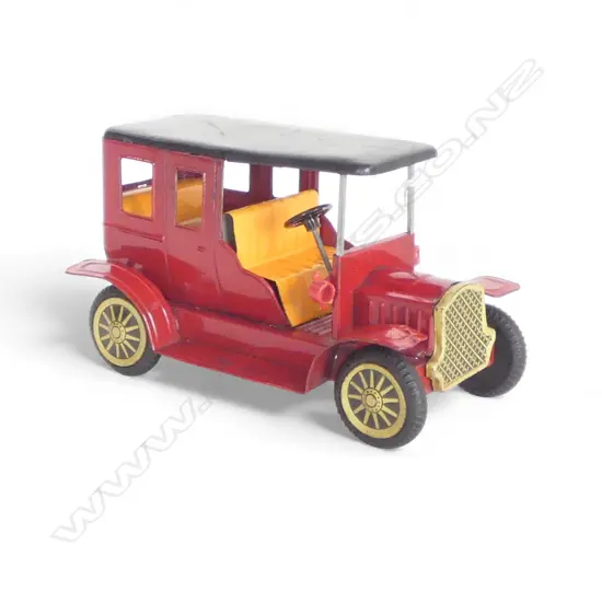 VINTAGE JAPANESE TIN PLATE TOY CAR c.1960s