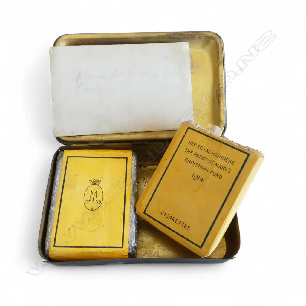 PRINCESS MARY WW1 CHRISTMAS 1914 GIFT BOX brass tin with original presentation card & tobacco Image 1++