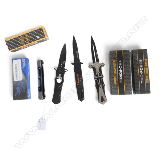 4 HUNTING KNIVES L.125mm, ALL BOXED